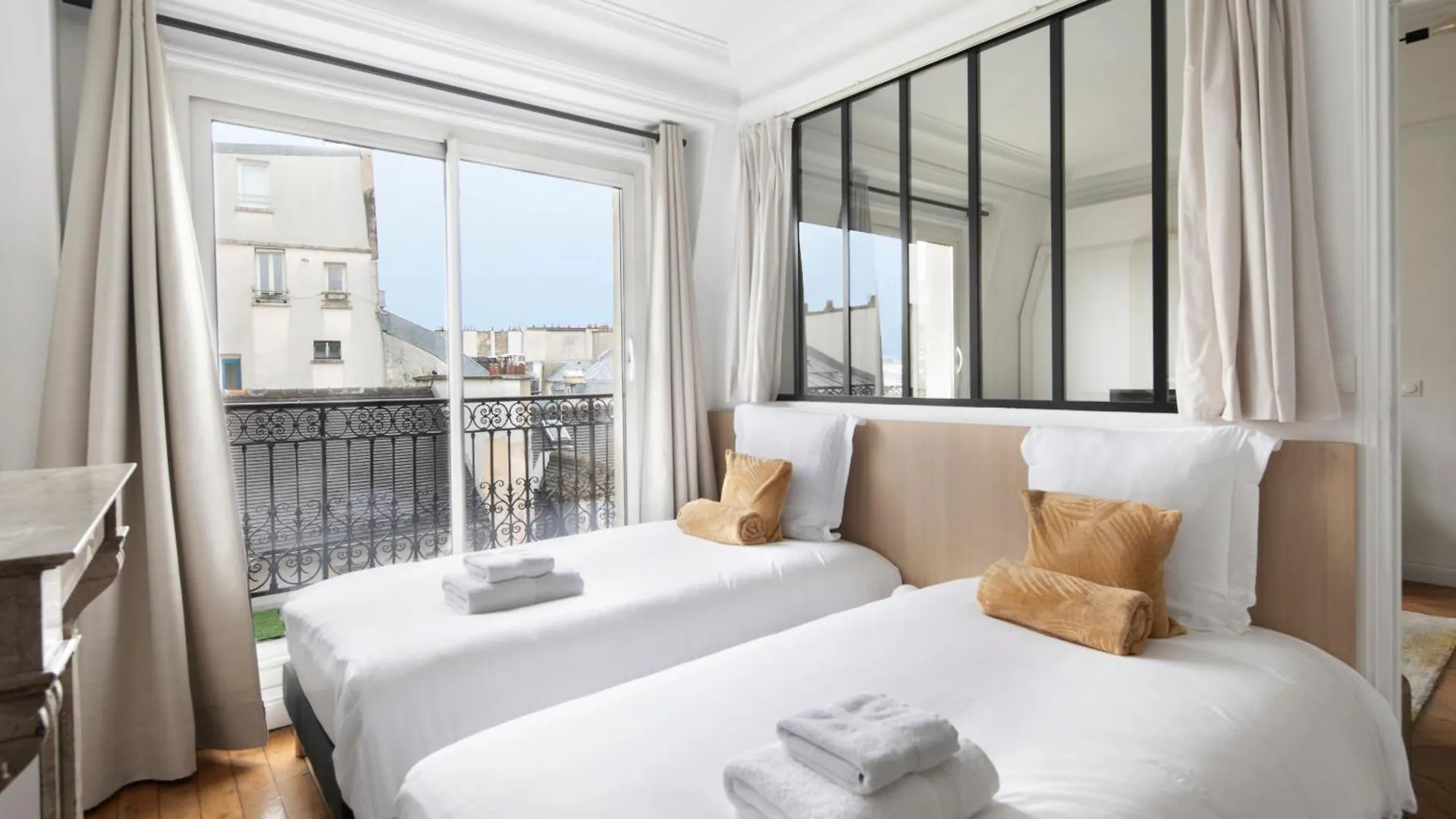 Apartment Vertus Paris
