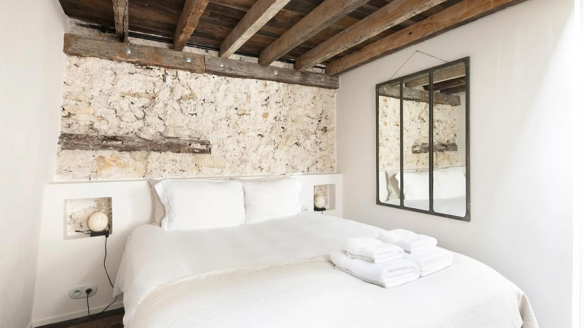 Vertus Apartment Paris
